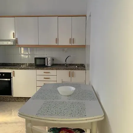 Tres Privadas 4huespedes 4huespedes 2huespedes Piso A Compartir *